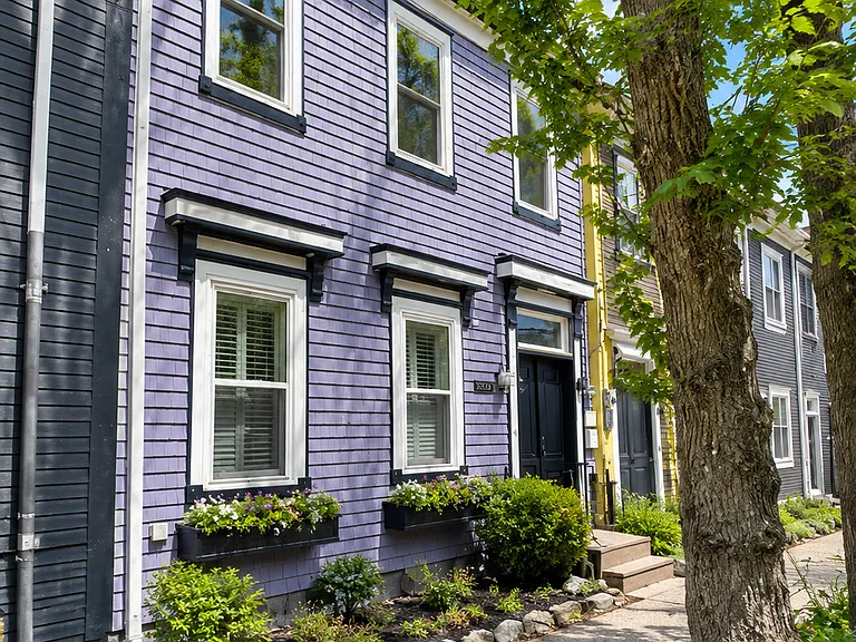 2427 Agricola St — Photo 2