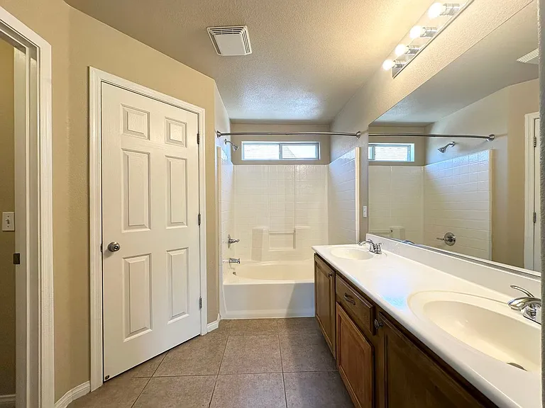 9539 Grandview Spring Ave — Photo 8