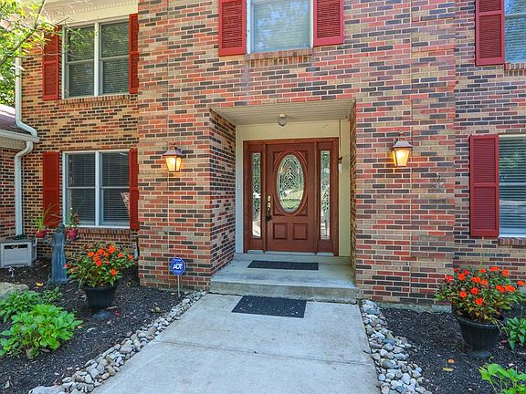 2nd image of 668 N Meadowcrest Cir