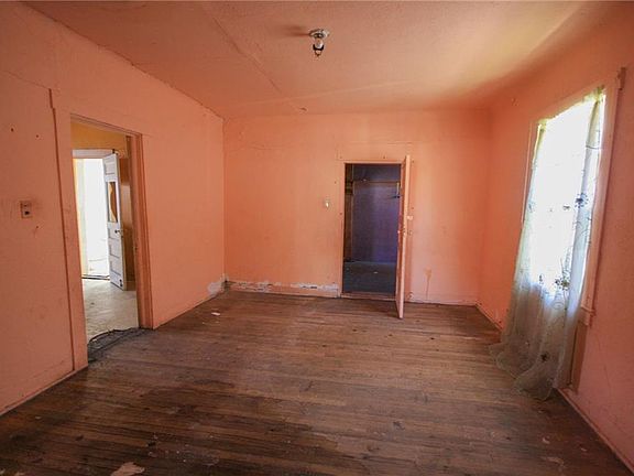 5th image of 3124 Frutas Ave