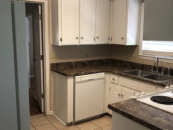 4th image of 114 Burlington Ct