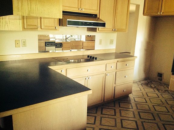 4th image of 3723 Tahoma Pl W