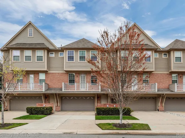 56671 Sunset Dr, Shelby Township, MI 48316