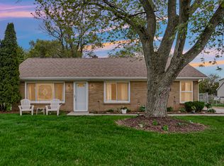 1455 Reckinger Rd, Aurora, IL 60505