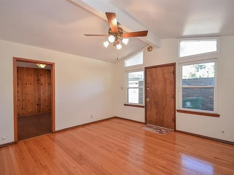 6923 Cole Creek Dr — Photo 3