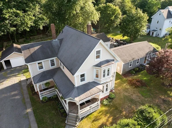 13 Arlington St, Middleboro, MA 02346