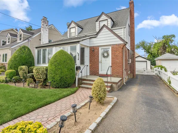 136 Madison Street, Franklin Square, NY 11010