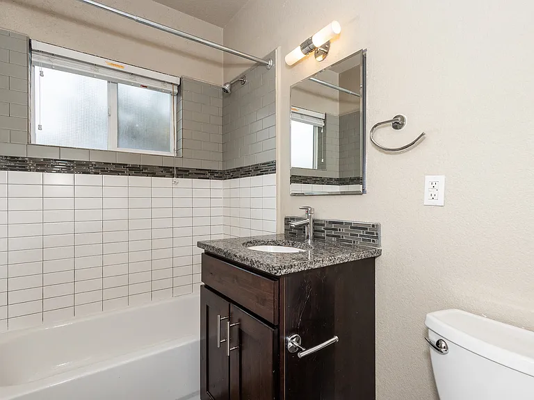 66 S Clarkson St — Photo 34