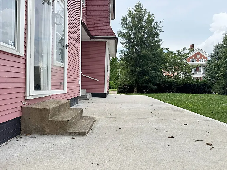 101 E Powell Ave #C — Photo 29