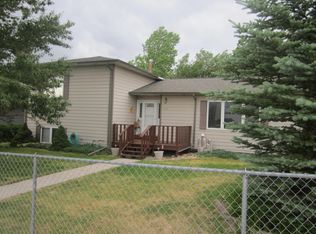 825 Elm Ct, Gillette, WY 82716
