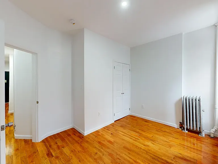 139 W 28th St #4E — Photo 5
