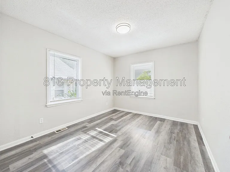 5715 Wabash Ave — Photo 9