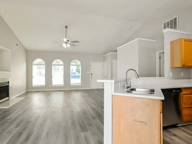 7218 Kavan Hunter Dr — Photo 6