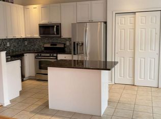 13210 Fox Ripple Ln, Herndon, VA 20171