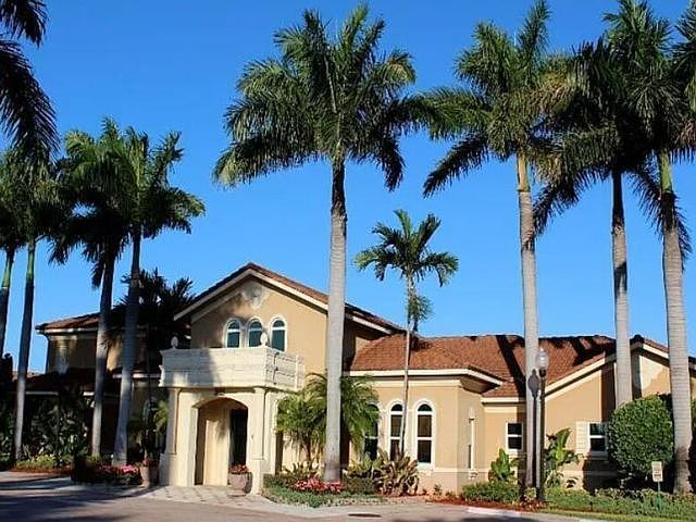 1st image of 1119 Villa Ln