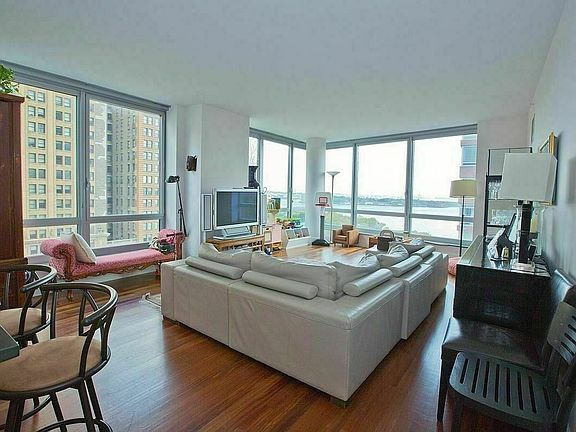 3rd image of 30 West St APT 14E