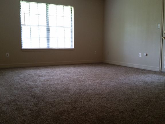 107 Brooks Living room_07092015