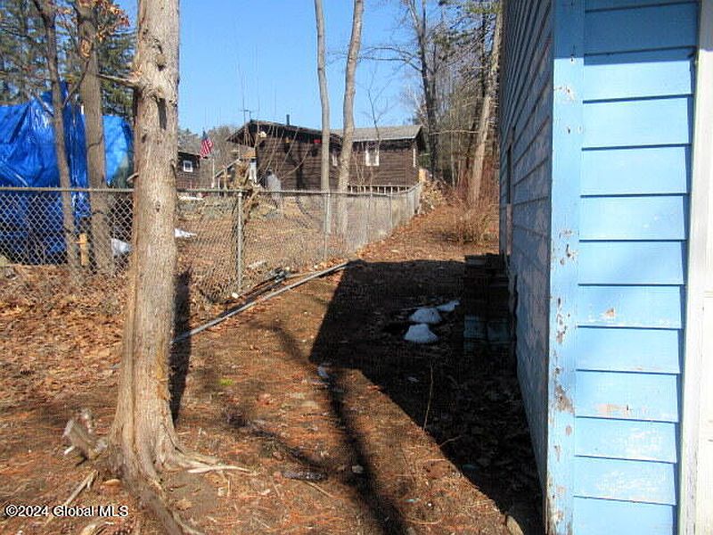 4th image of 48 Caldwell Avenue