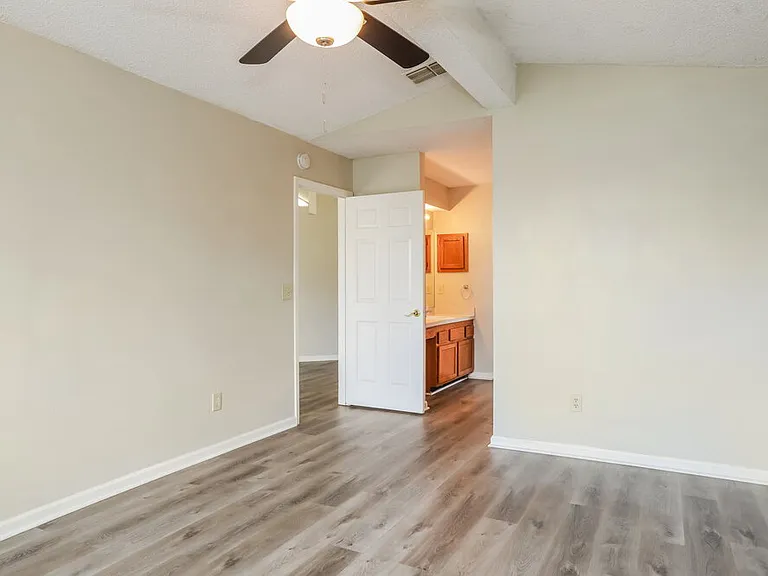 3183 Olde Sutton Parke Dr — Photo 10