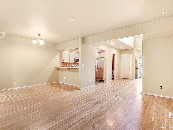 3rd image of 9114 159th Pl NE