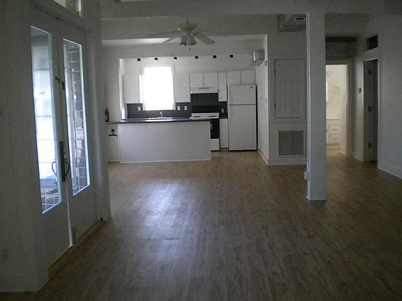 4th image of 2201 48th St APT 1