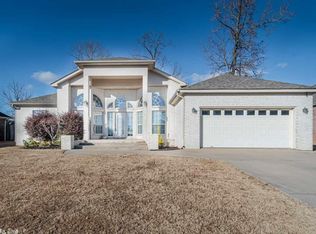 7106 Northlake Dr, Jacksonville, AR 72076