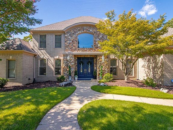 4th image of 20 Latour Ln