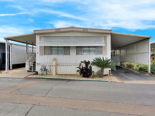 1724 Minnewawa Ave Spc 134, Clovis, CA 93612