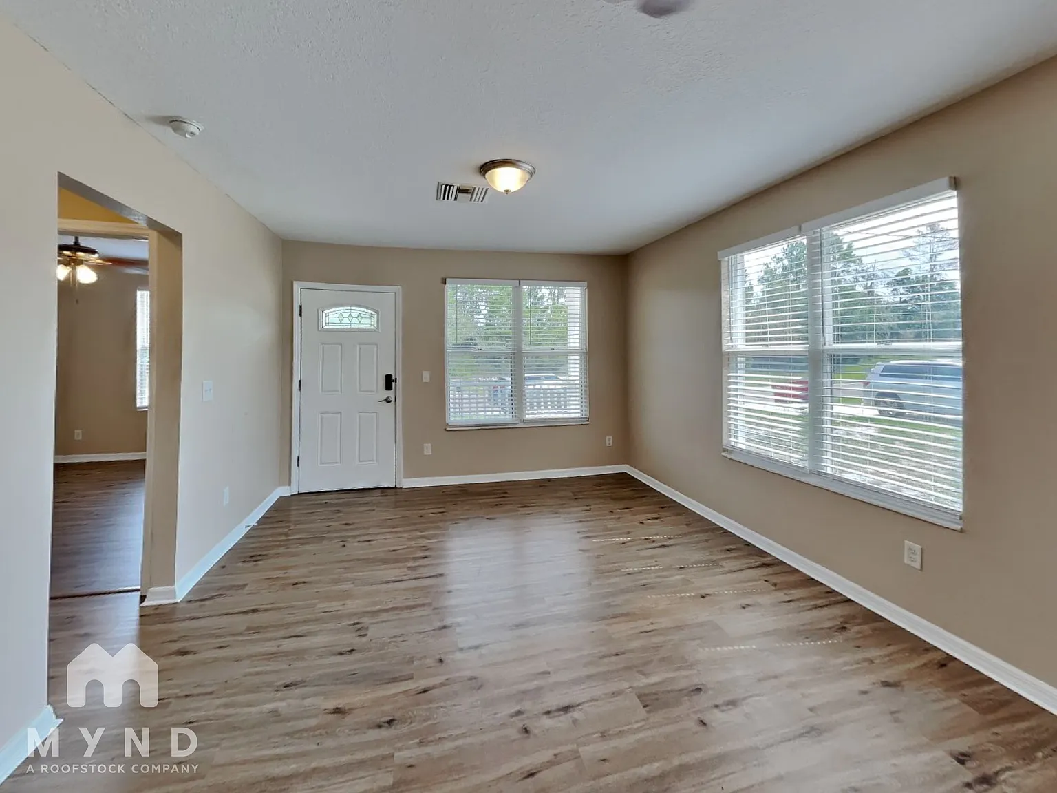 3 bed, 2.0 bath, 1224 sqft, $1,949 — Photo 3