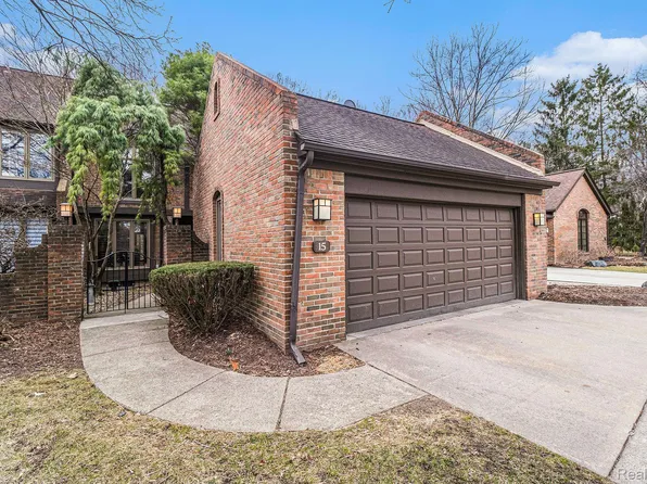 15 Timberlane Ct, Dearborn, MI 48126