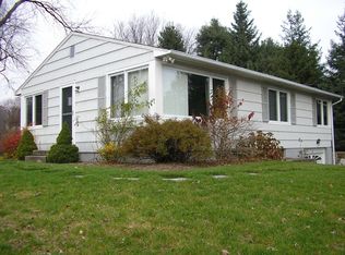 25 Hilltop View Rd, New Milford, CT 06776