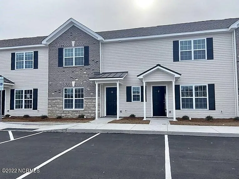 3329 Briarcliff Dr #B — Photo 1