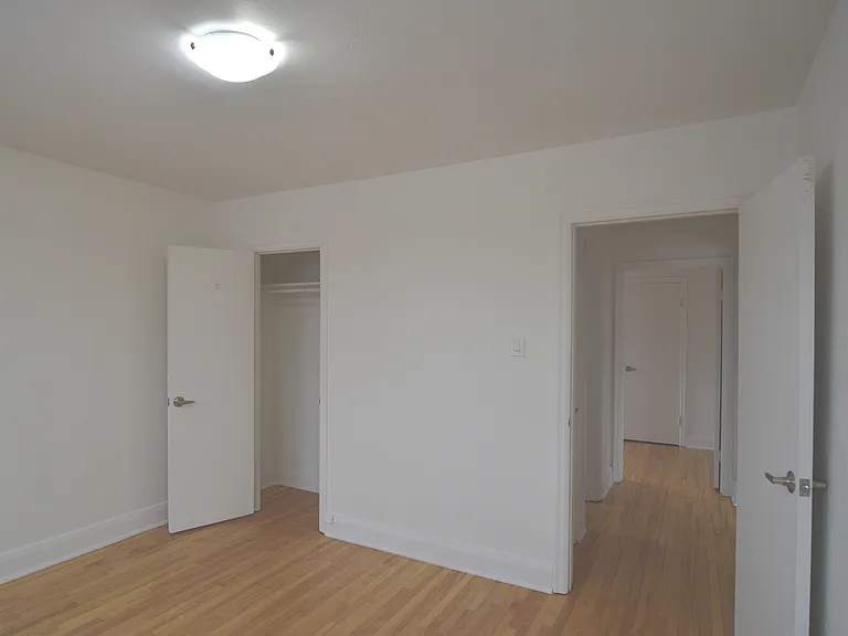 141 Borden Ave N — Photo 9