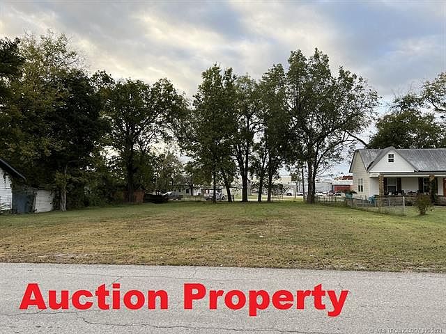 1st image of 216 NE 2nd St