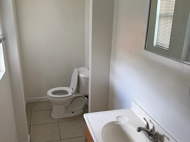 1845 1/2 W 12th St #1845-1/2 — Photo 8