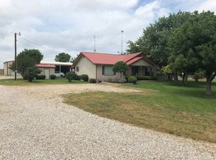 346 Brazos St, Bowie, TX 76230