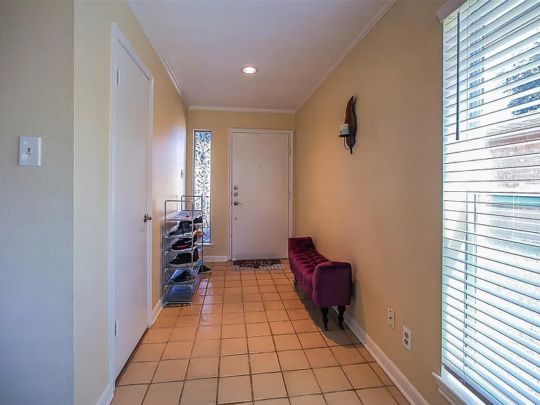 9511 Sharpcrest St — Photo 21