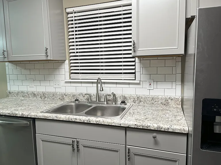 728 Pointe Ct #A — Photo 9