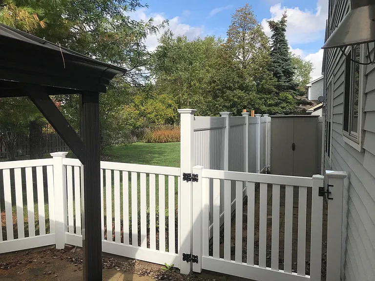 325 Bingham Cir — Photo 3