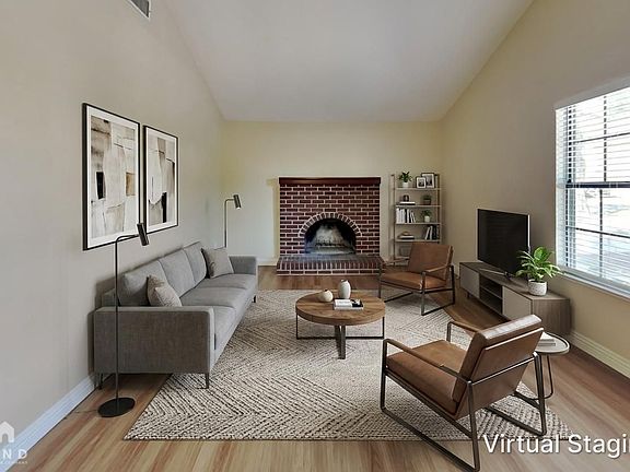 2nd image of 609 Spyglass Ln