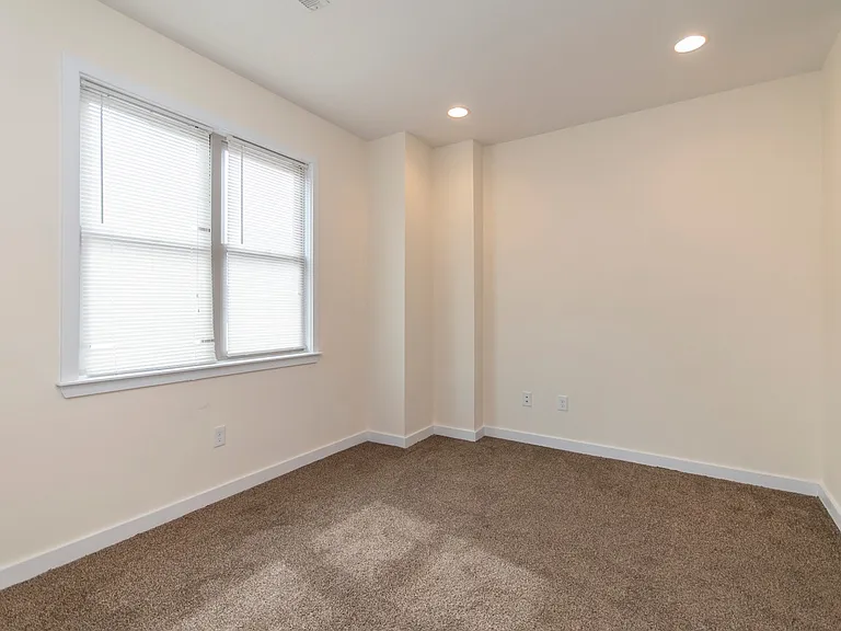 1612 N Sydenham St — Photo 12