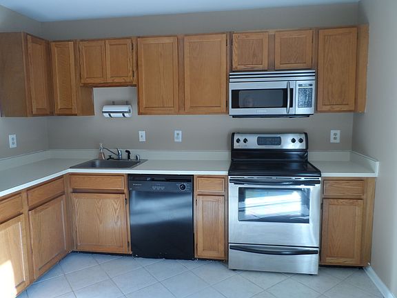 5th image of 16298 Taconic Cir