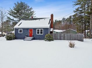 26 Barrows Dr, Topsham, ME 04086