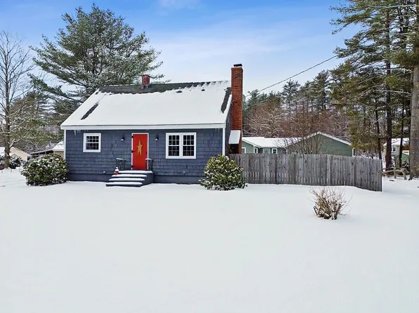 26 Barrows Drive, Topsham, ME 04086