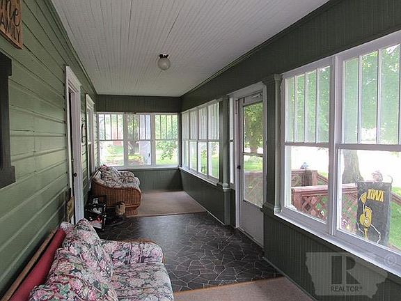 3rd image of 404 N Madison St
