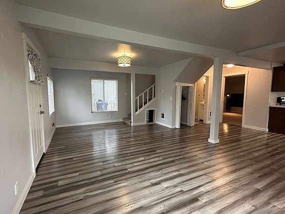 3rd image of 1402 E 52nd St