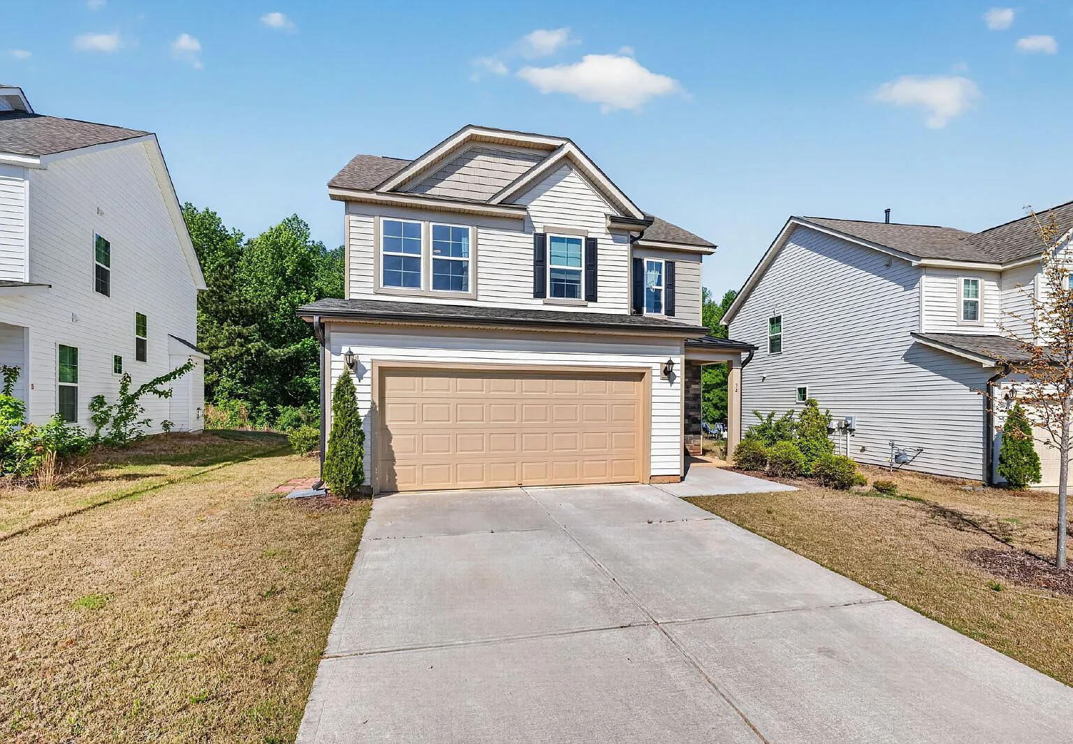 3 bed, 2.5 bath, 2072 sqft, $1,995 — Photo 3