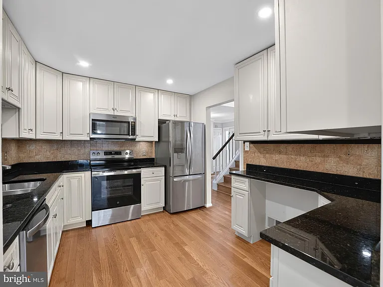 7740 Bristol Square Ct — Photo 11