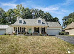 8667 Tanglewood Rd, Temperance, MI 48182