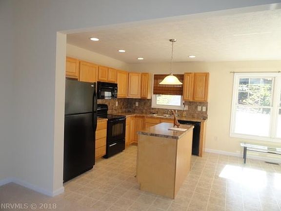 4th image of 520 Shaffer Dr